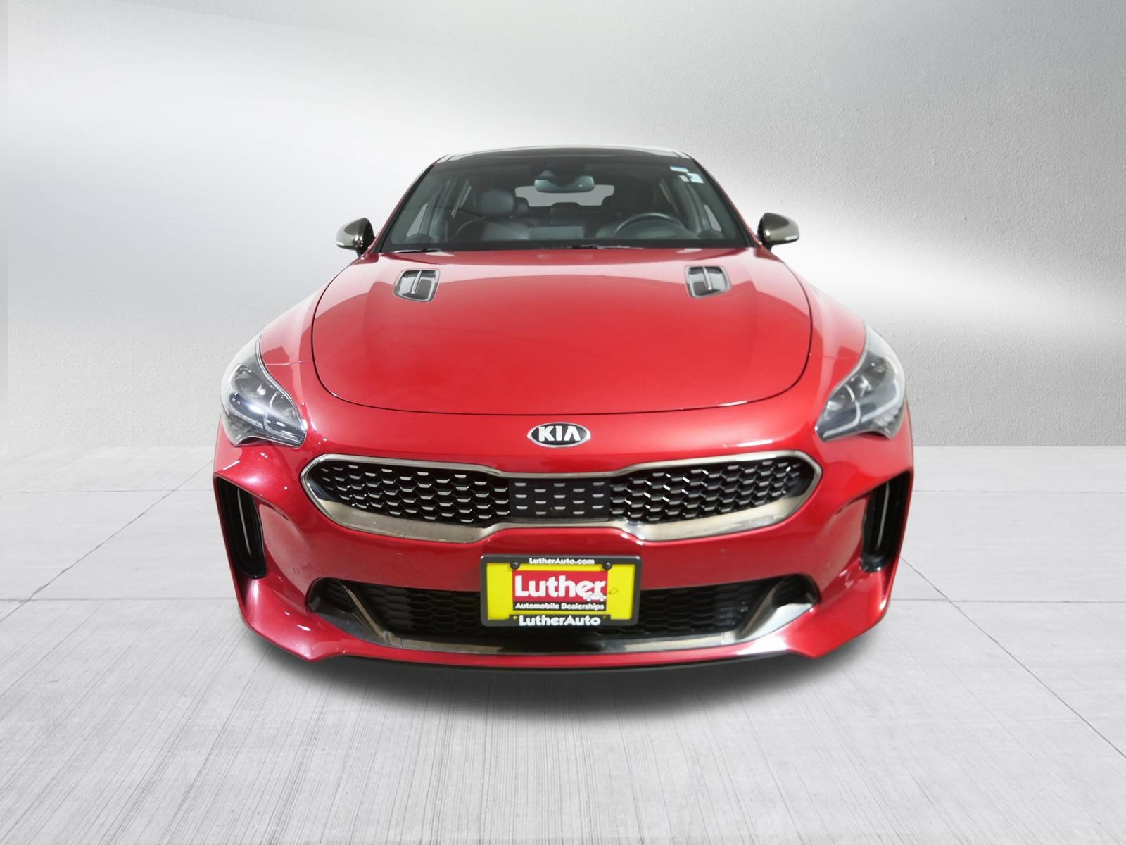 Used 2018 Kia Stinger GT2 with VIN KNAE55LC6J6020825 for sale in Golden Valley, Minnesota