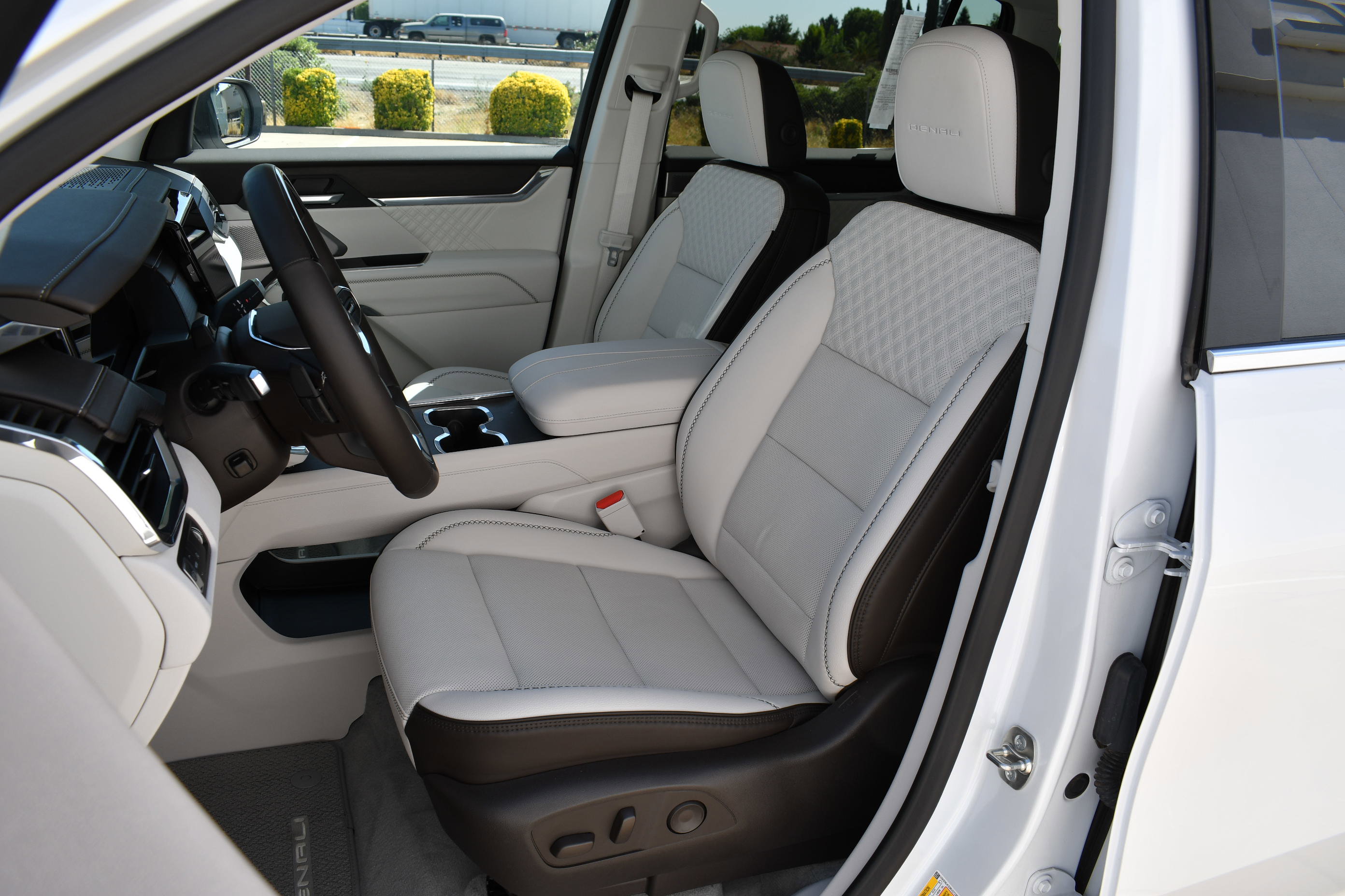 2024 Gmc Acadia Denali photo 24