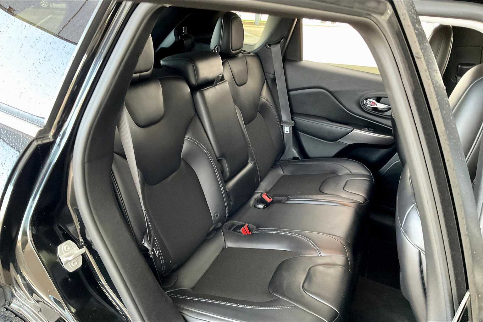 2019 Jeep Cherokee Latitude photo 16