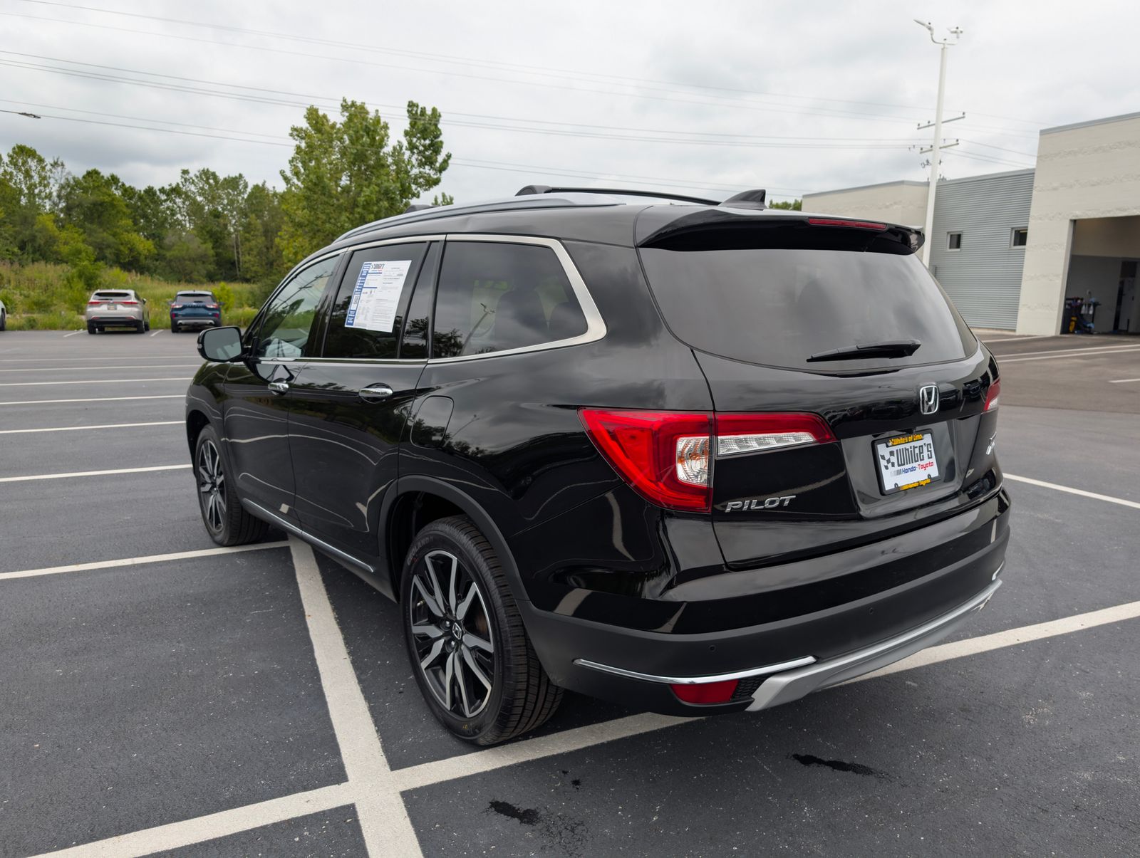 2020 Honda Pilot Touring photo 2