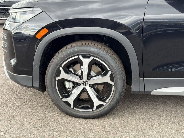 2026 Volkswagen Tiguan SE photo 3