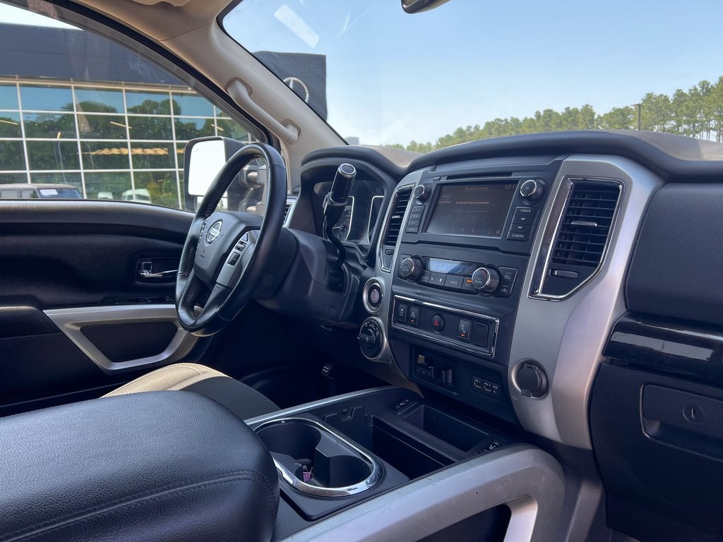 2019 Nissan Titan Crew Cab SV photo 6