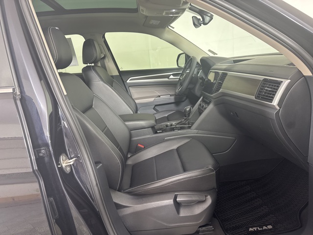 2022 Volkswagen Atlas SE Technology photo 3