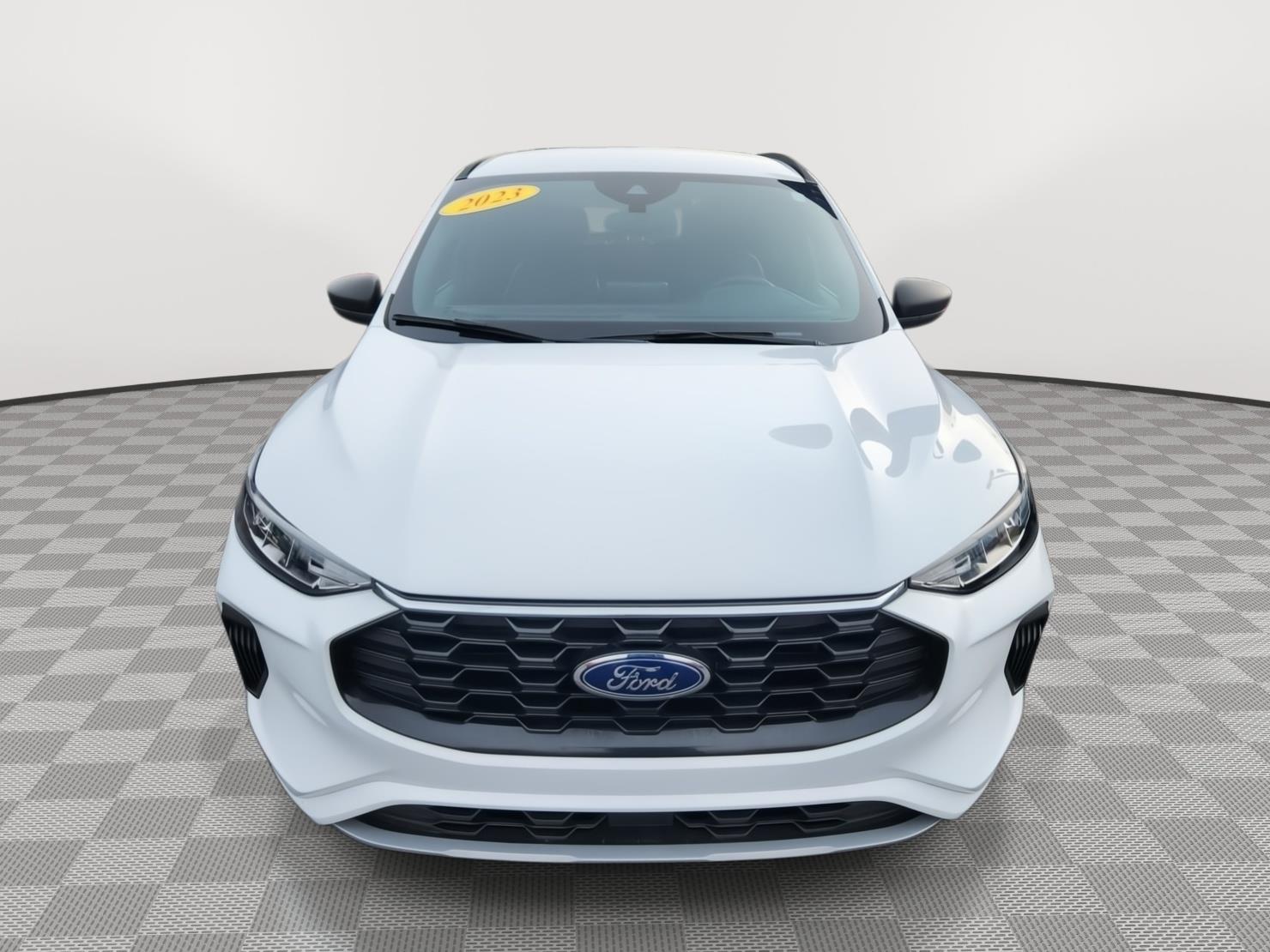 2023 Ford Escape ST-Line photo 2