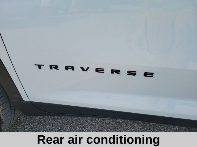 2026 Chevrolet Traverse photo 3