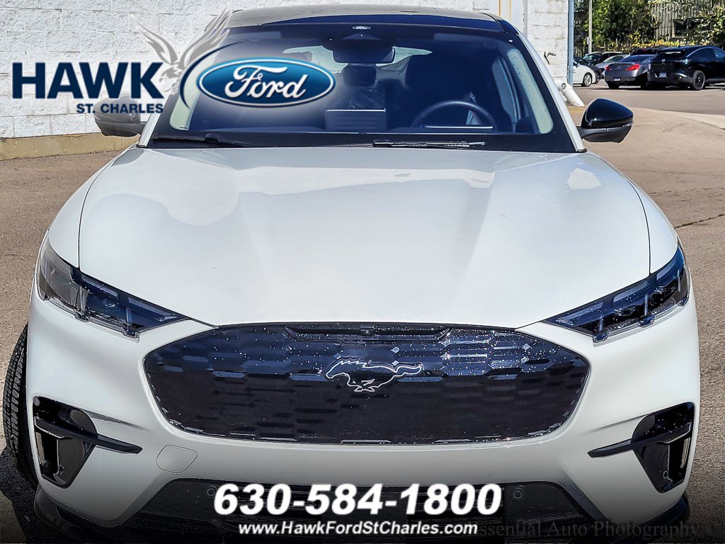 2025 Ford Mustang Mach-E Premium photo 3