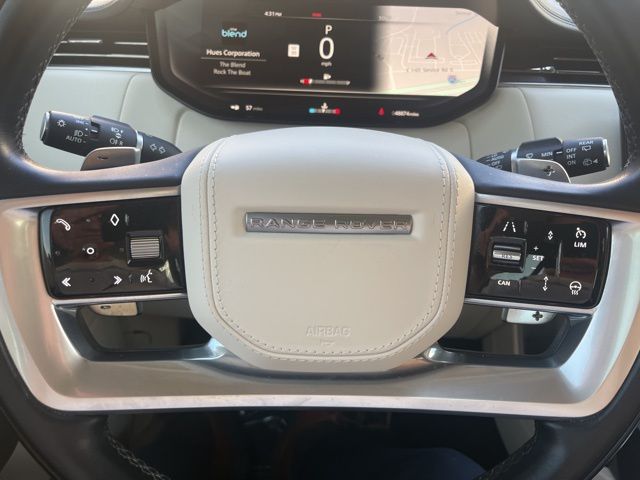 2023 Land Rover Range Rover SE photo 9