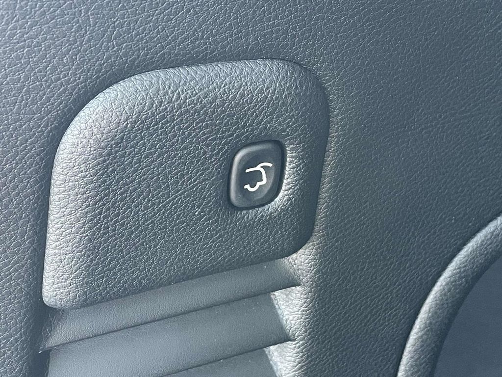 2021 Jeep Grand Cherokee Laredo X photo 13