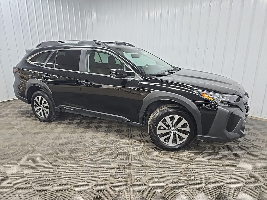 2025 Subaru Outback Premium's photo