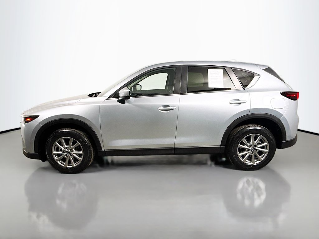 2022 Mazda CX-5 2.5 S Preferred photo 2