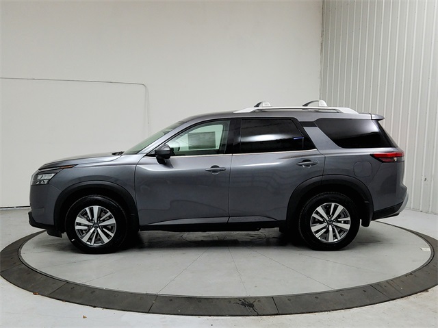 2025 Nissan Pathfinder SL photo 3