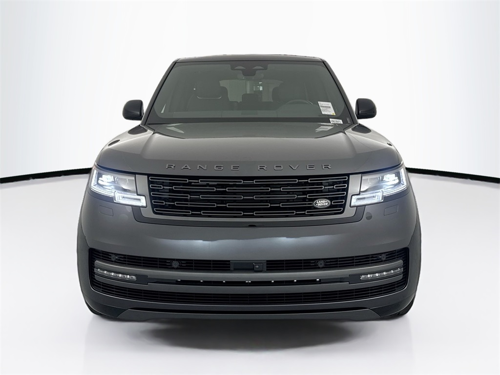 2025 Land Rover Range Rover SE photo 3