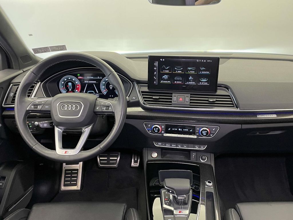 2023 Audi SQ5 Prestige photo 25