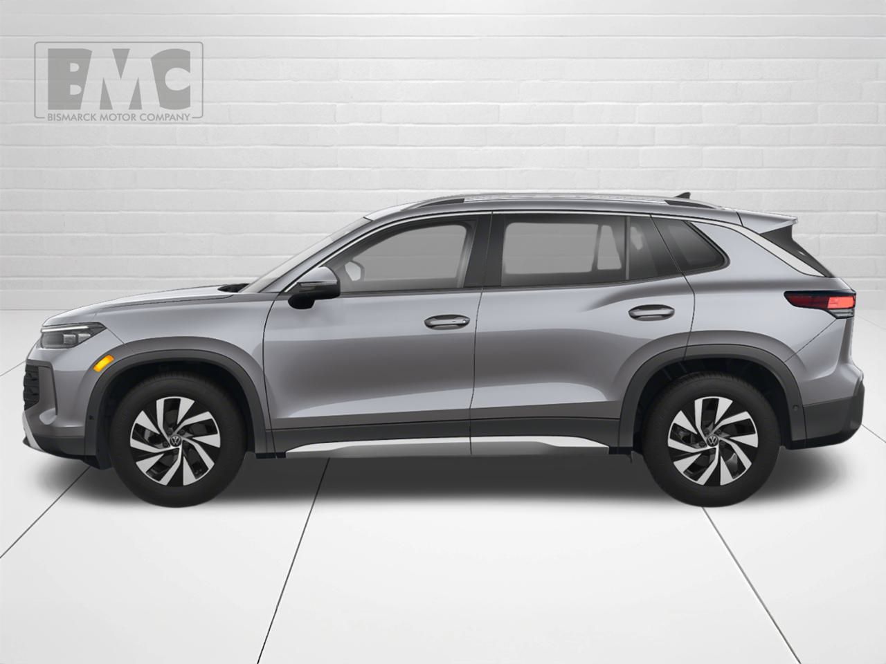 2025 Volkswagen Tiguan S photo 2