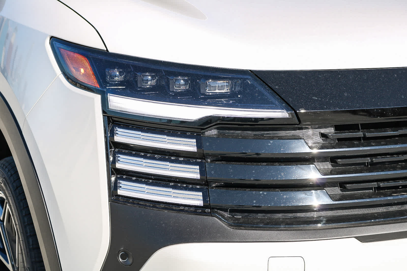 2026 Nissan Kicks SR photo 4