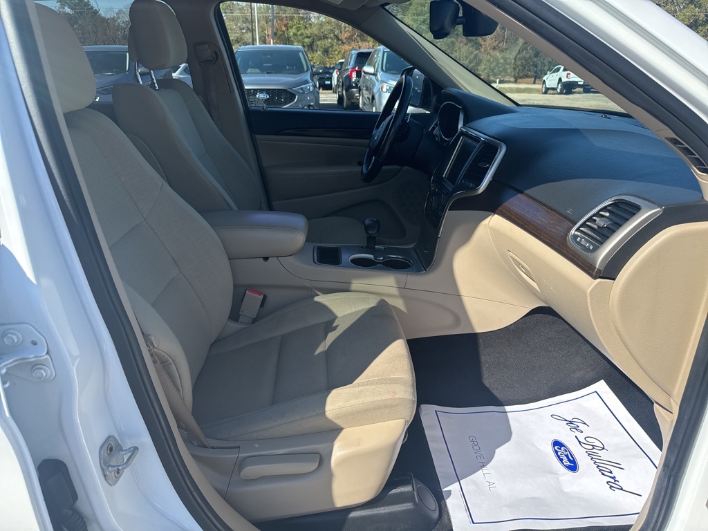 2014 Jeep Grand Cherokee Laredo photo 2