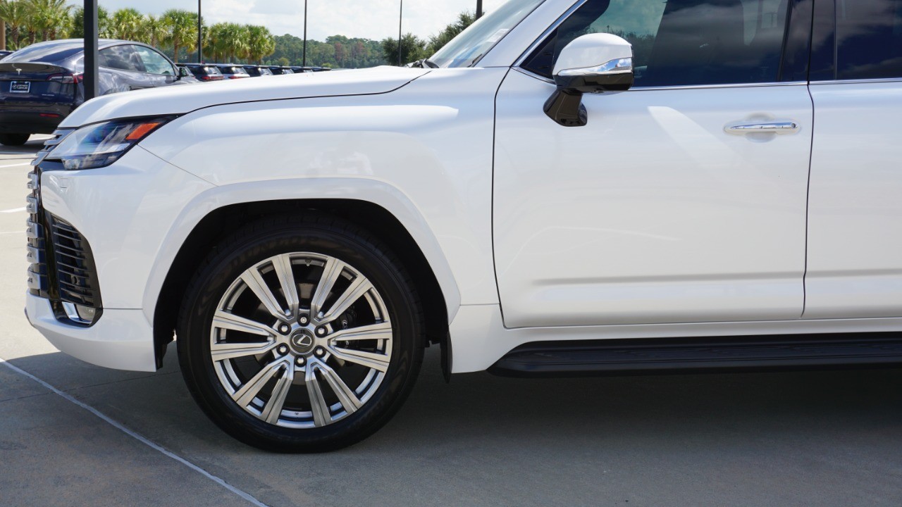 2023 Lexus LX 600 Ultra Luxury photo 10