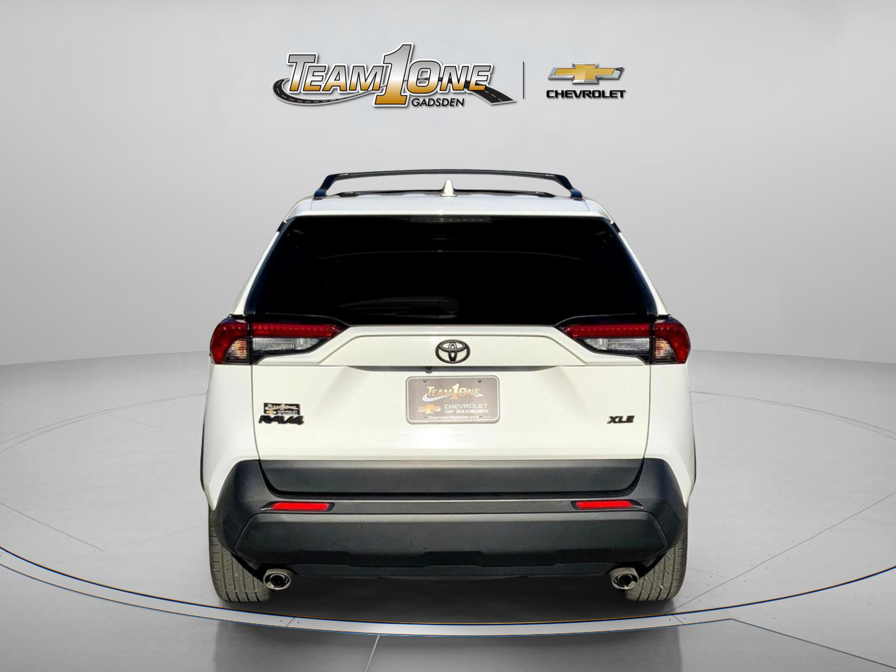 2020 Toyota RAV4 XLE Premium photo 4