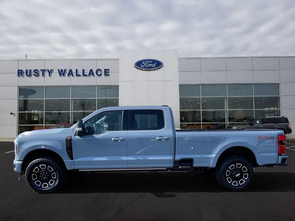 2026 Ford F-350 Super Duty Platinum's photo