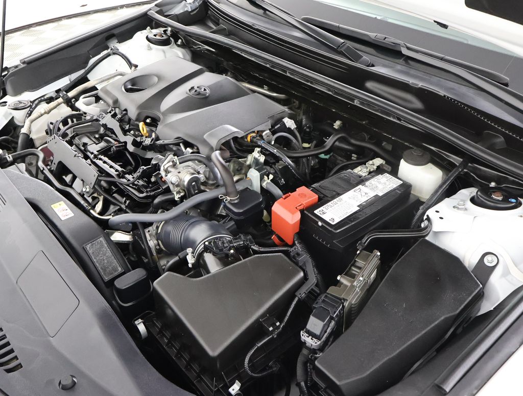 2022 Toyota Camry SE photo 17