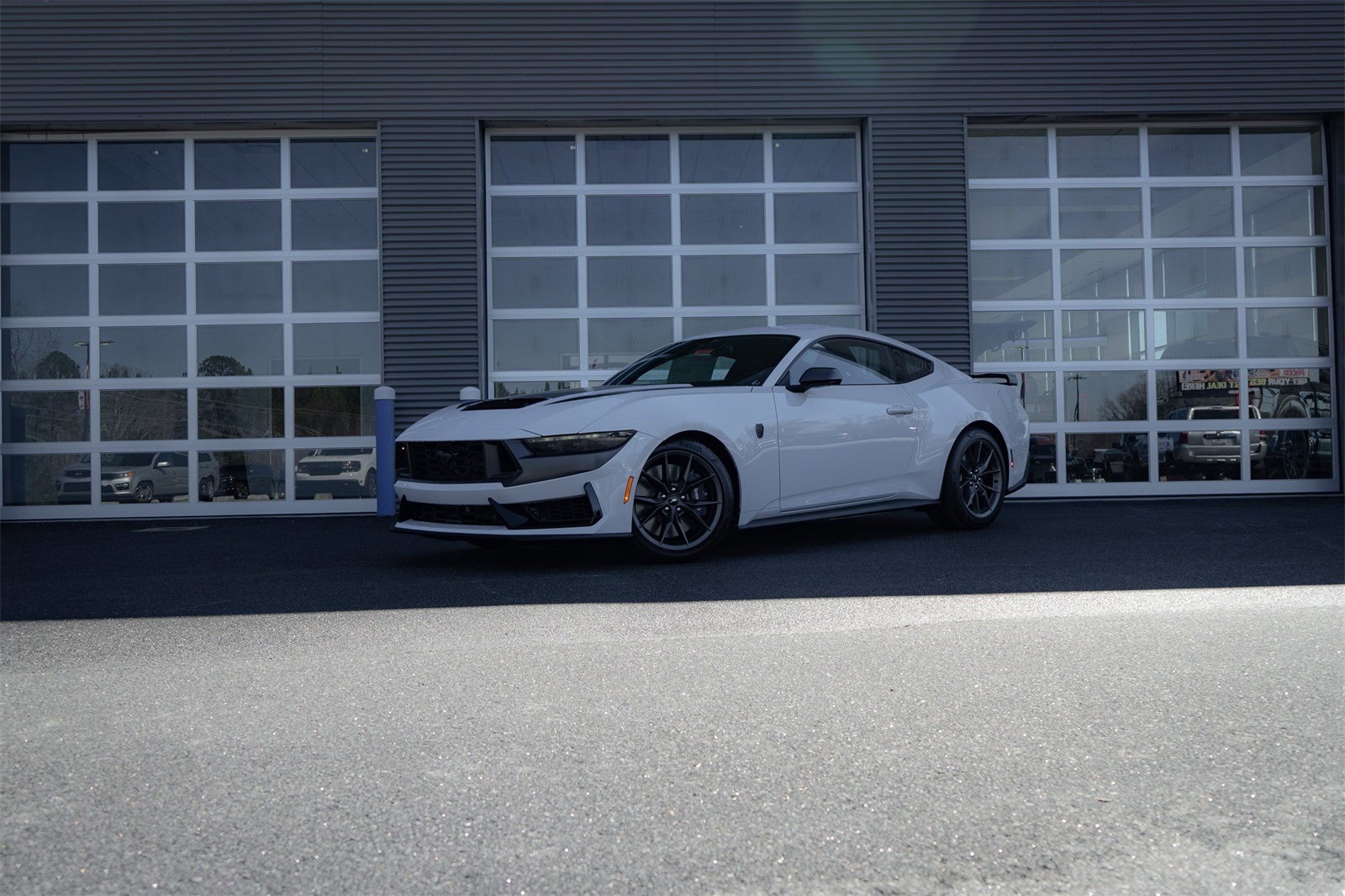 2025 Ford Mustang Dark Horse Premium photo 4