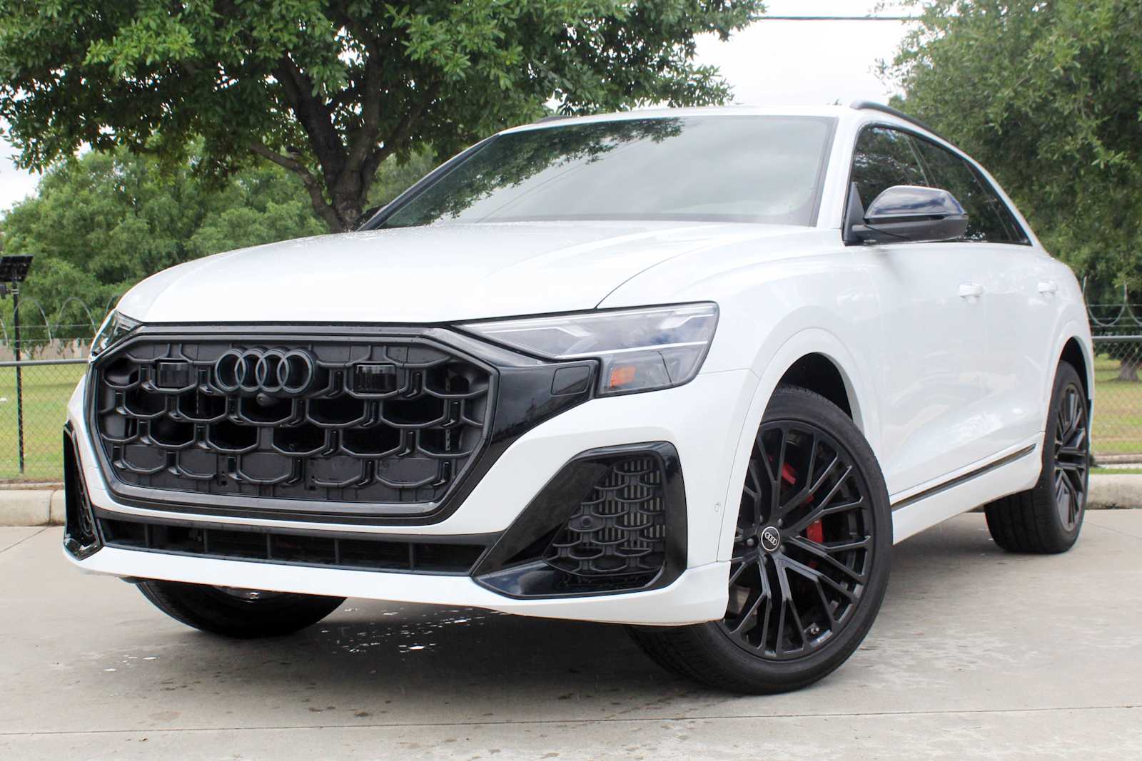2024 Audi SQ8 Premium Plus