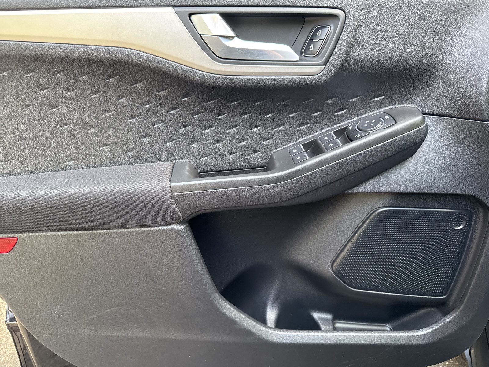 2020 Ford Escape SE photo 24