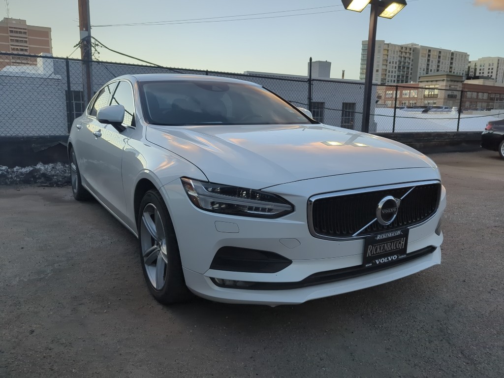 2018 Volvo S90 Momentum