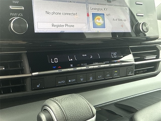 2023 Toyota Sienna XSE photo 18