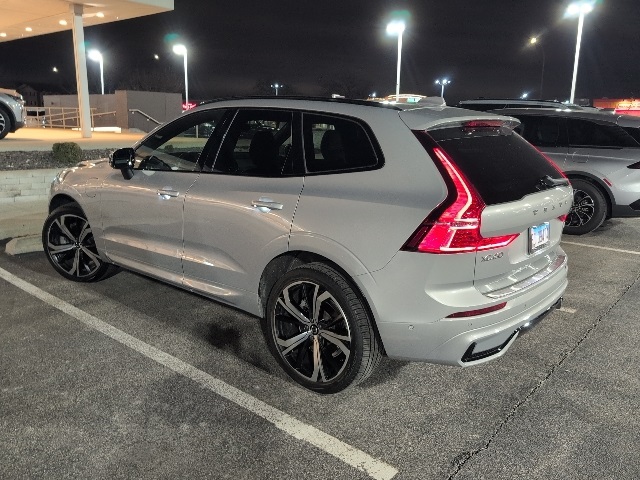 2022 VOLVO XC60 - Image 2
