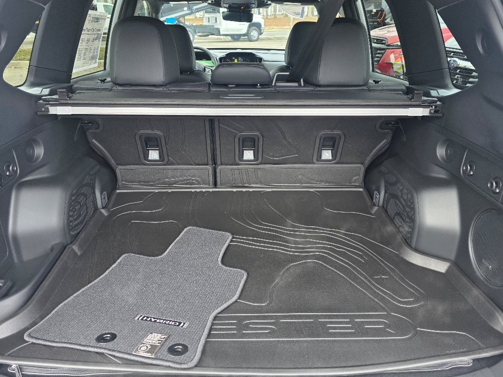 2025 Subaru Forester Touring photo 4