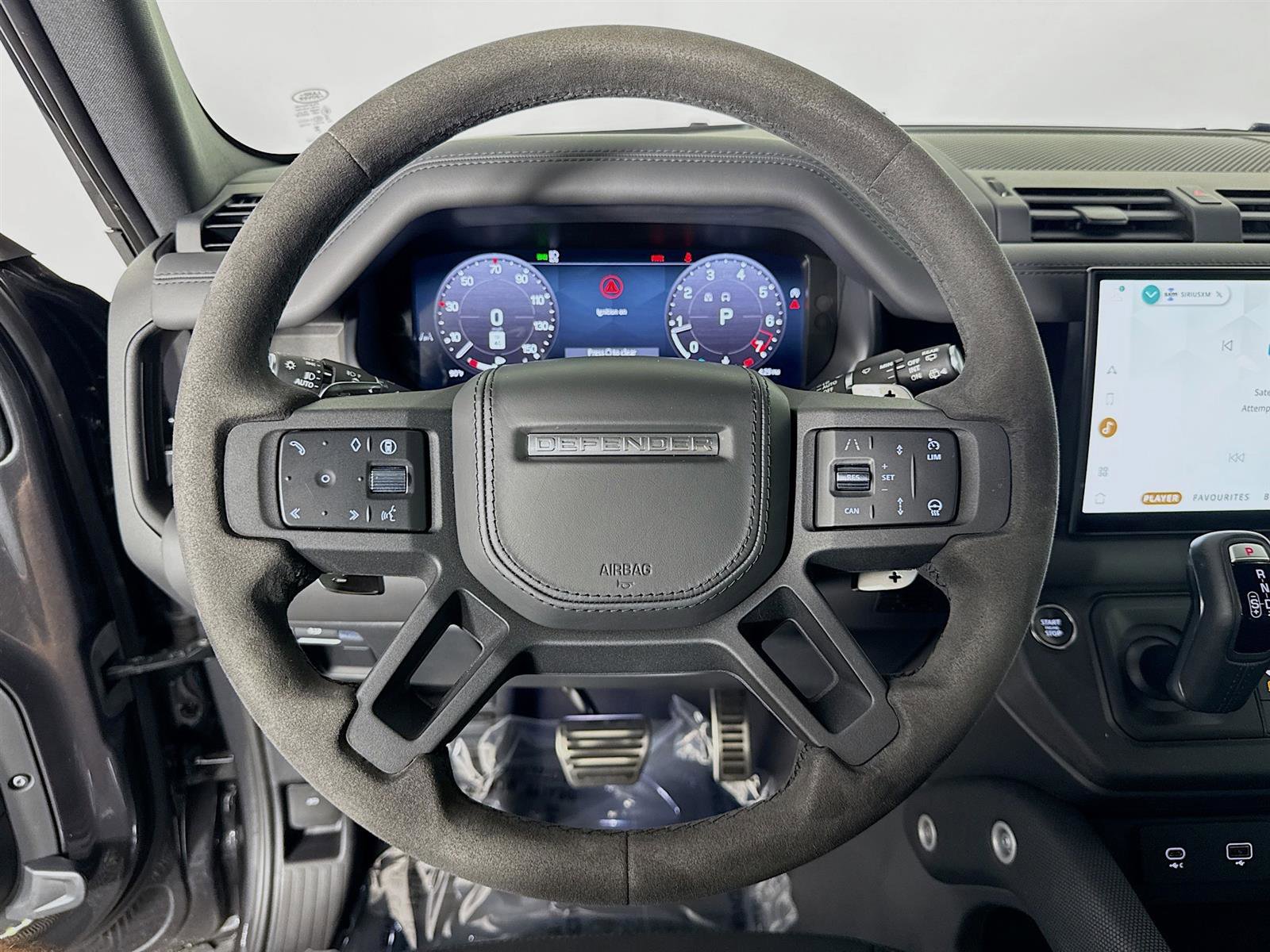 2024 Land Rover Defender 110 V8 photo 12