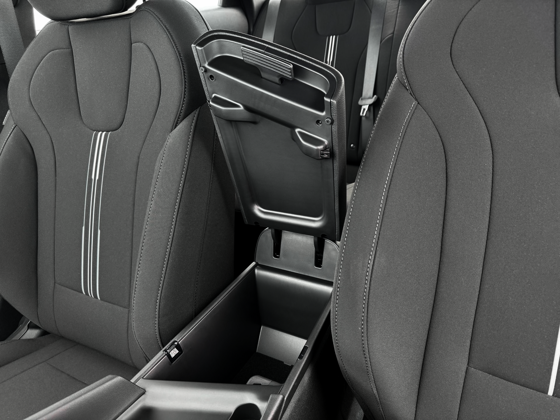 New 2025 Gray Hyundai SEL Sport image 18