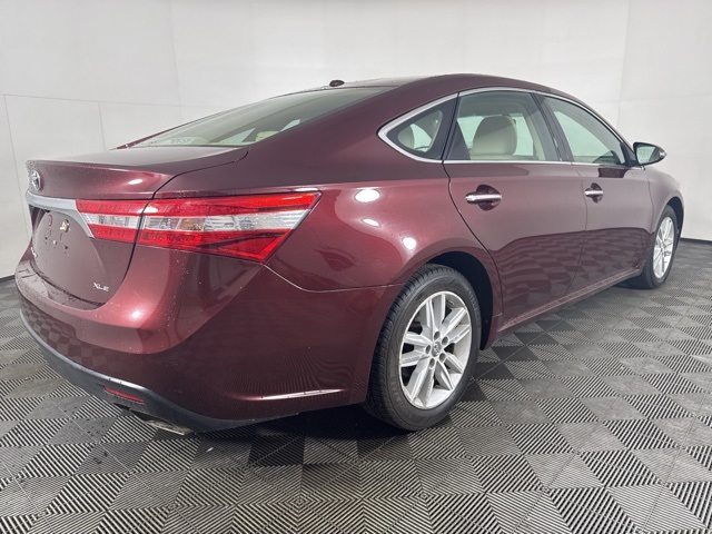 2015 Toyota Avalon XLE Premium photo 2