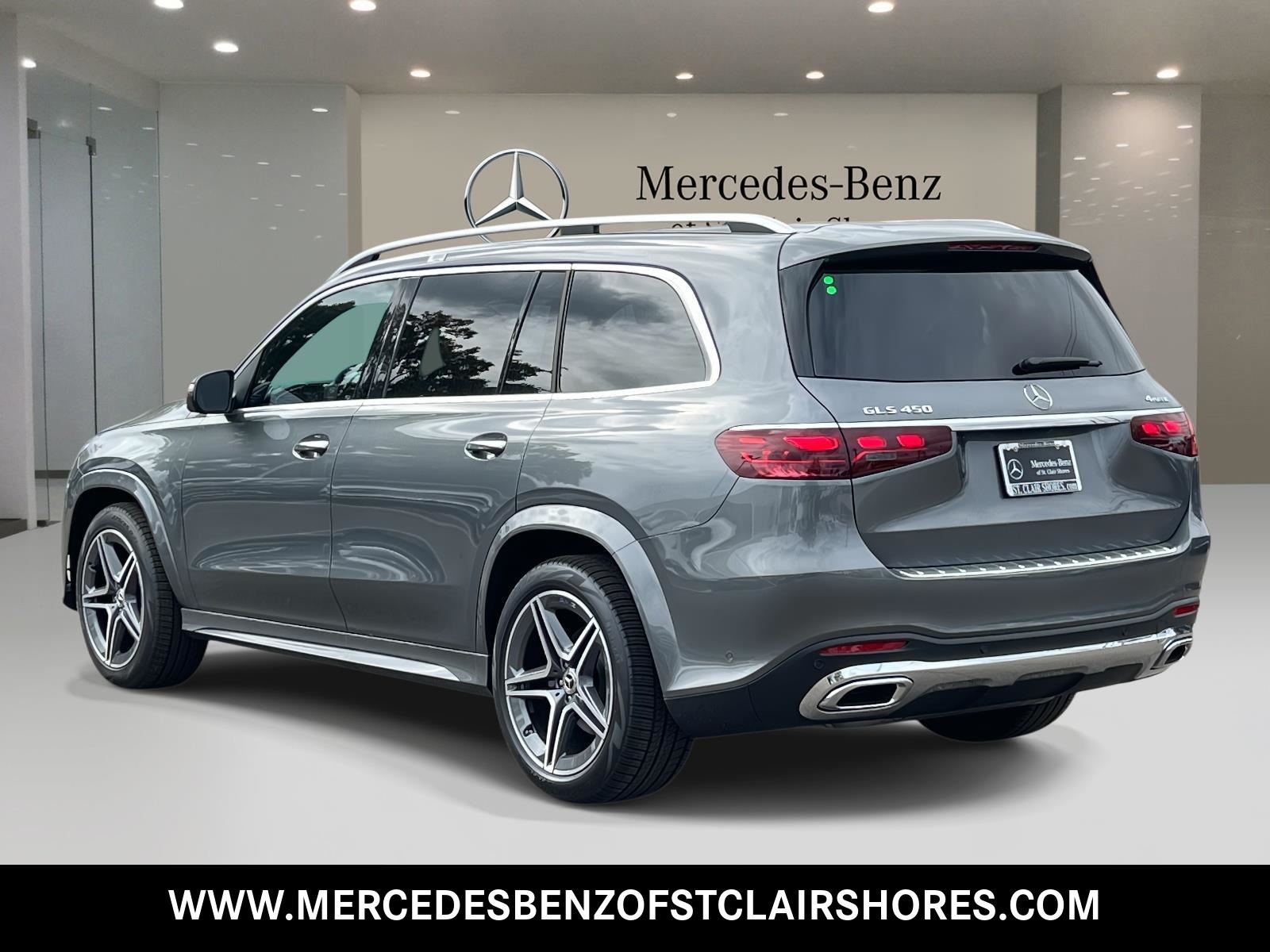 2025 Mercedes Benz GLS 450 4MATIC photo 3