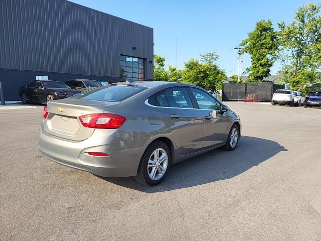 2018 Chevrolet Cruze LT photo 3