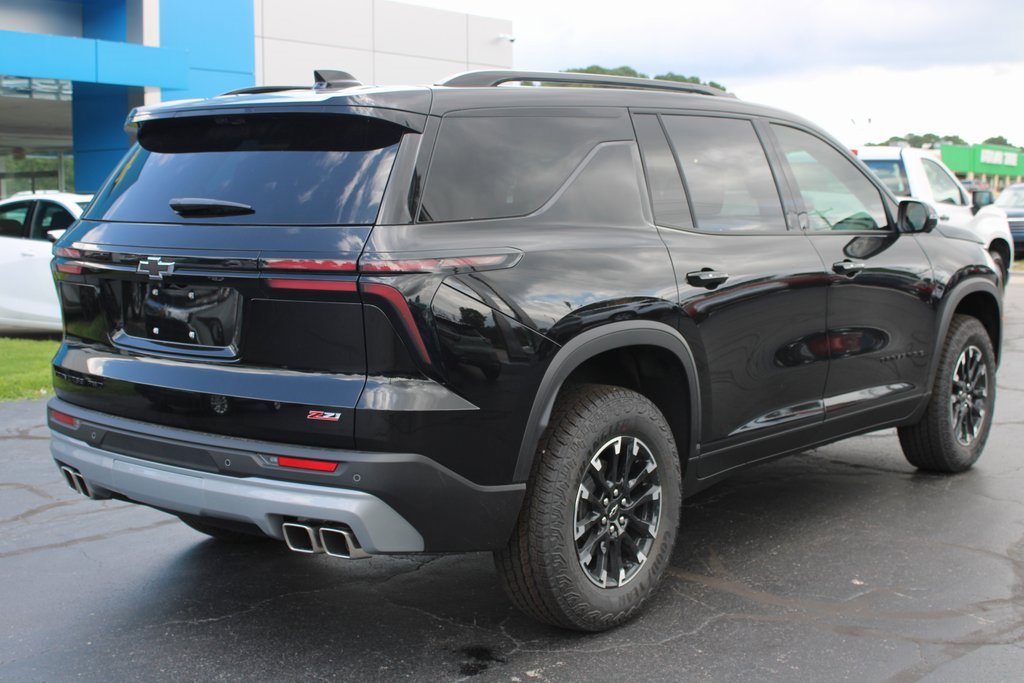 2026 Chevrolet Traverse Z71 photo 3