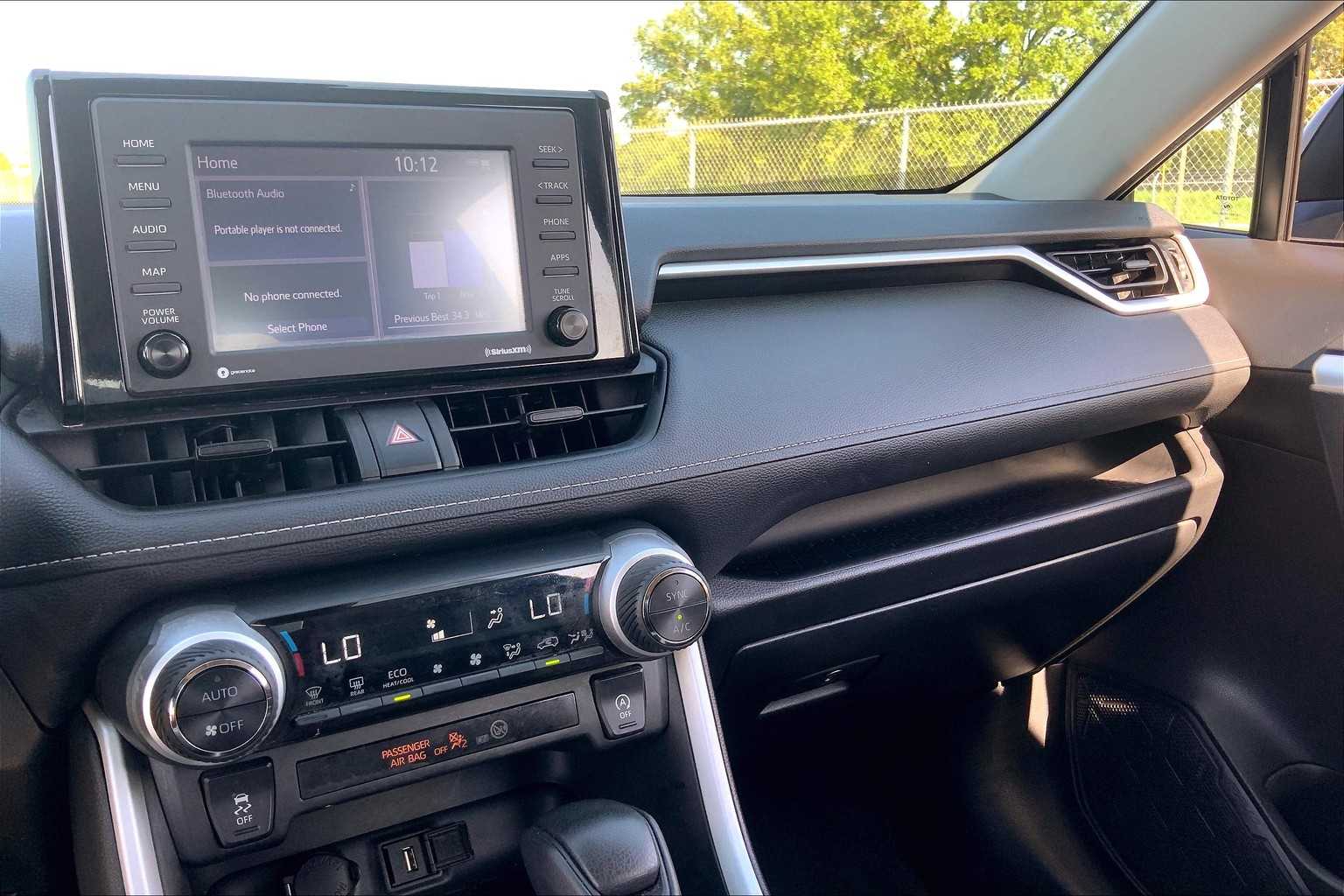 2022 Toyota RAV4 XLE photo 31