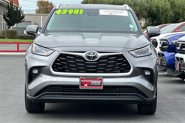 2025 Toyota Highlander XLE photo 9