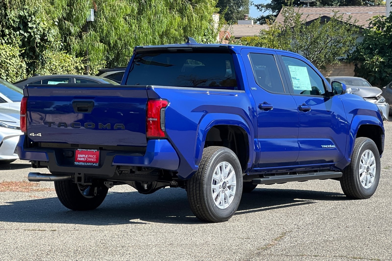 2025 Toyota Tacoma SR5 4x4 Double Cab photo 3