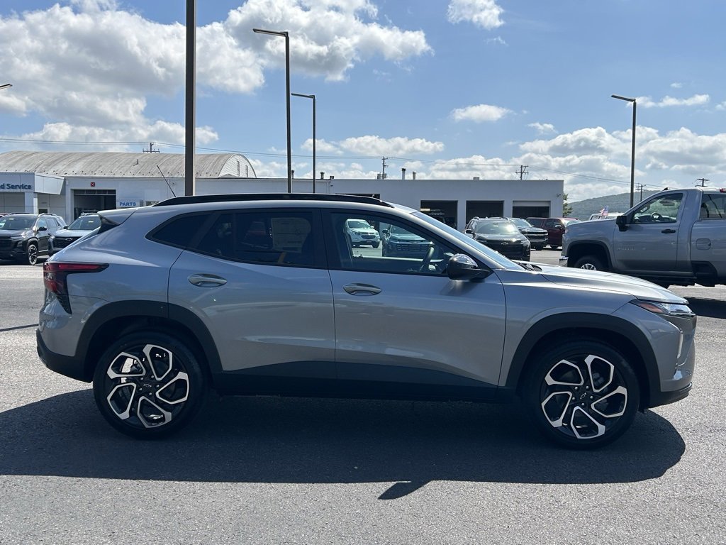 2025 Chevrolet Trax photo 4