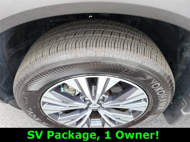 2022 Nissan Rogue SV photo 9