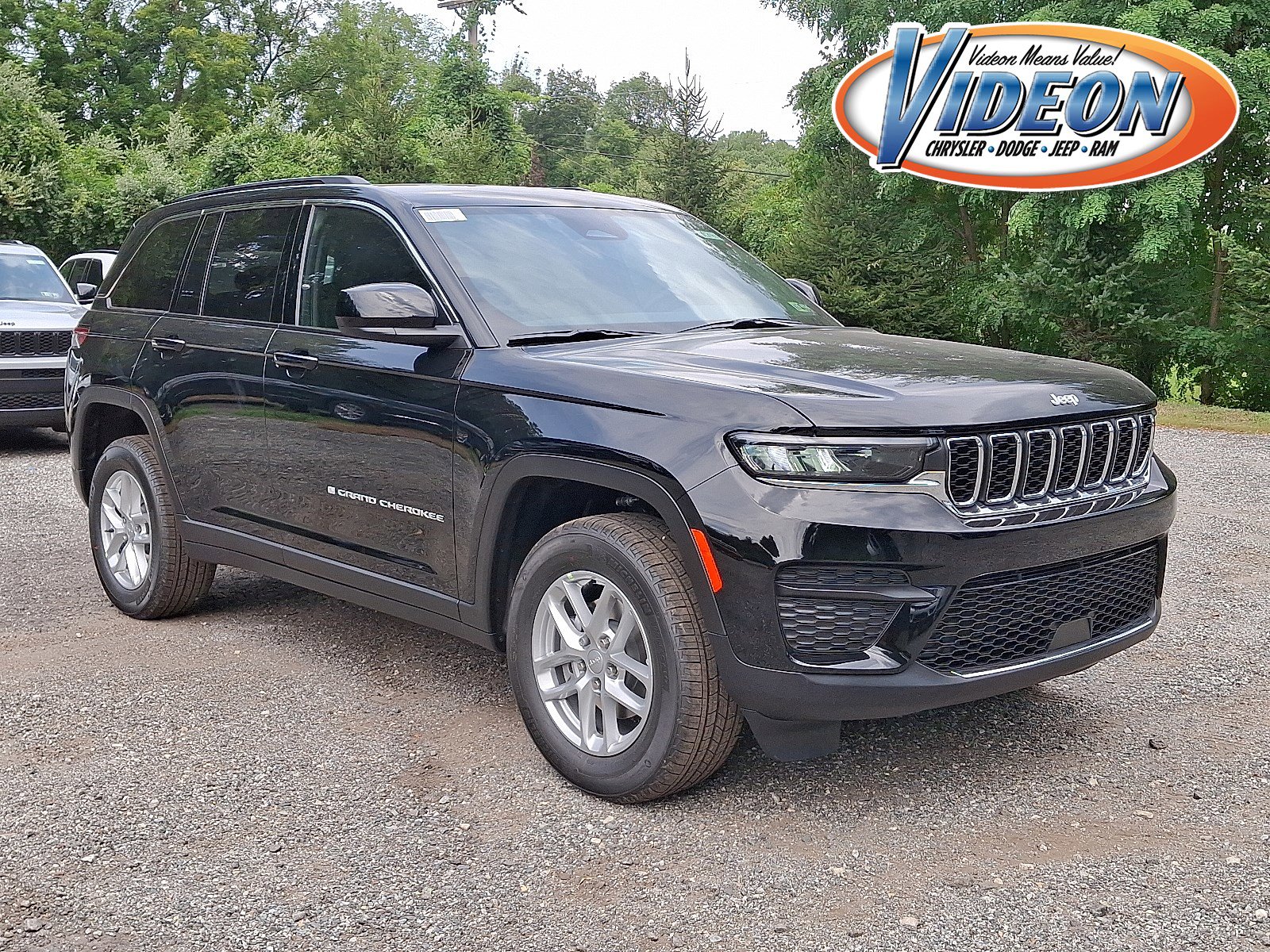 2025 Jeep Grand Cherokee Laredo's photo