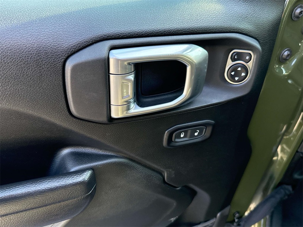 2022 Jeep Wrangler Sport S photo 27