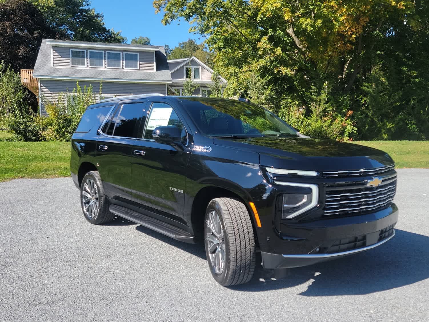 2025 Chevrolet Tahoe High Country photo 2