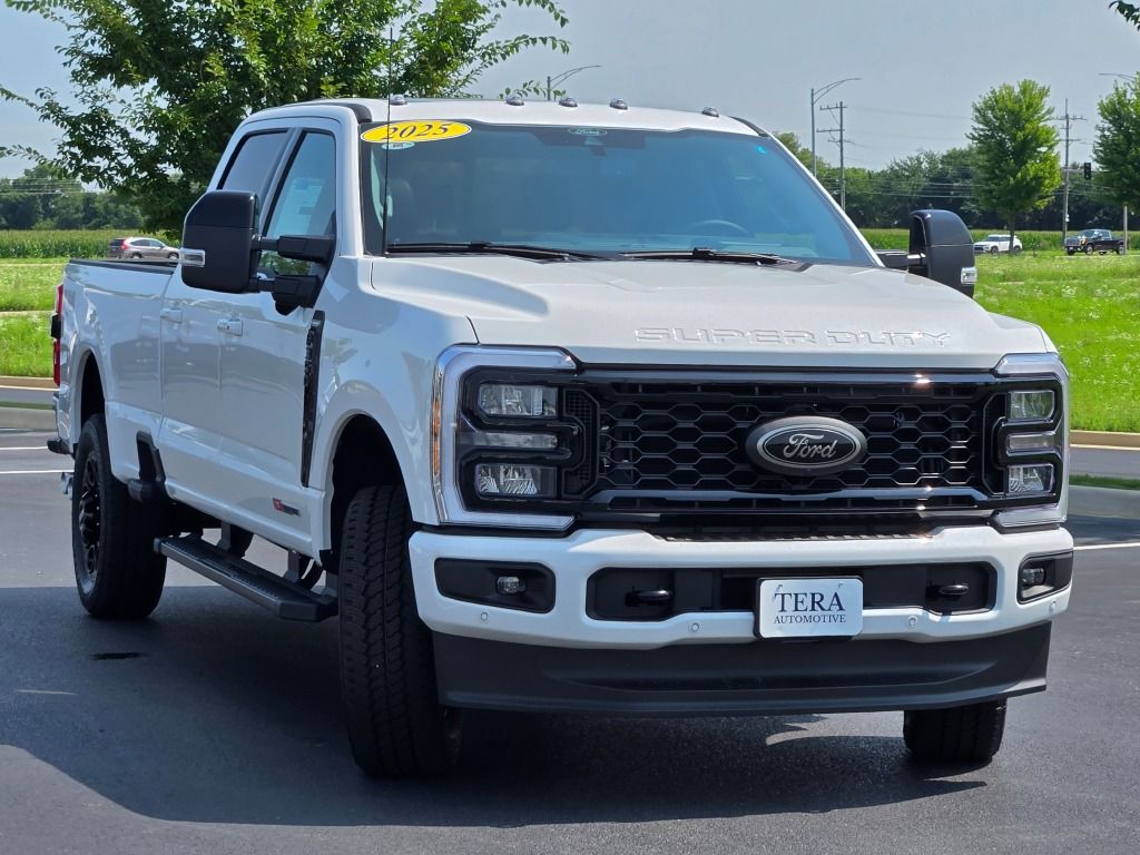 2025 Ford F-350 Lariat photo 3