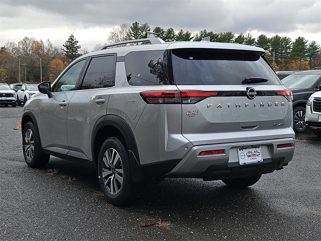 2025 Nissan Pathfinder SL photo 4
