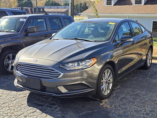 2017 Ford Fusion SE photo 2