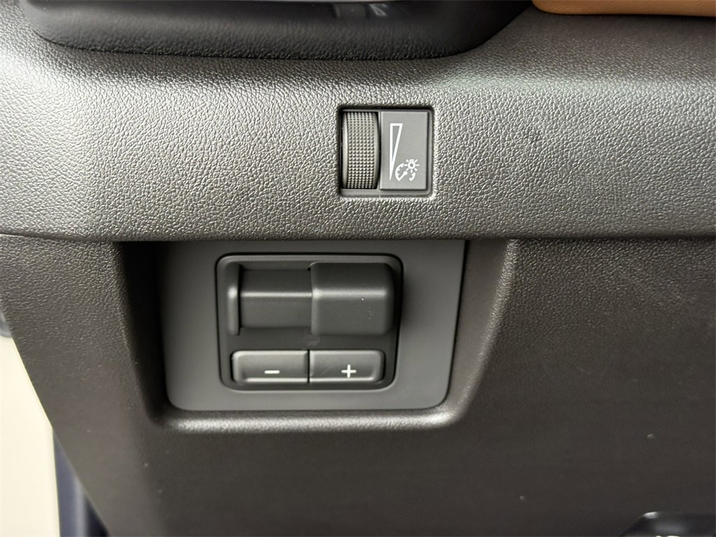 2026 GMC CANYON - Image 17