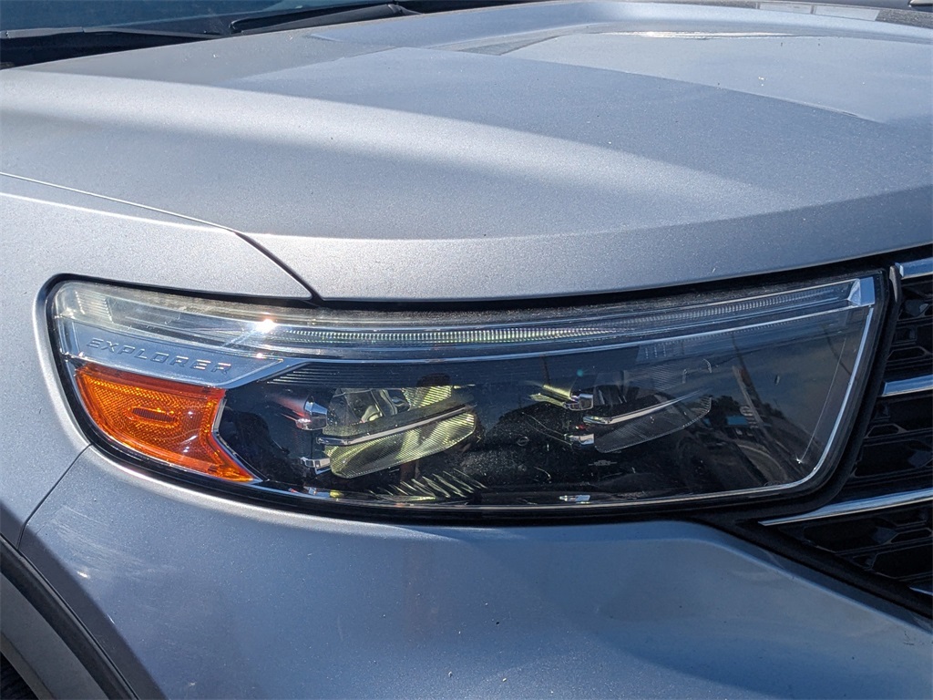 2021 Ford Explorer XLT photo 8